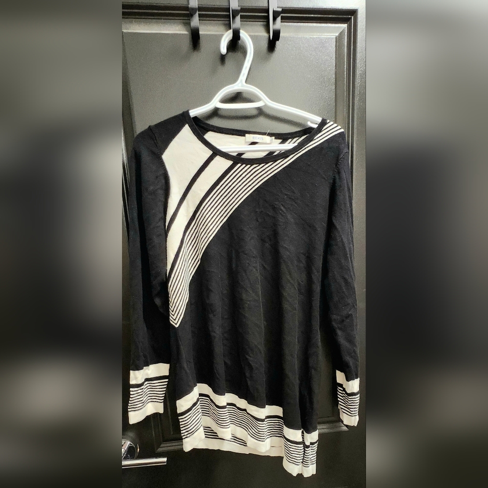 Ricki's Black & White Sweater